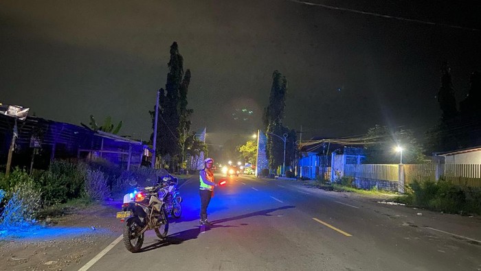 Patroli sahur dilakukan Anggota Polres Probolinggo untuk mengantisipasi gangguan keamanan selama Ramadan.