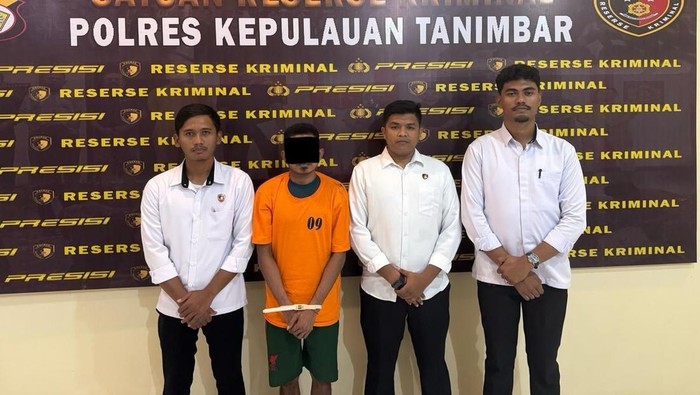 Pelaku pembunuh istri di Tanimbar diserahkan ke jaksa.
