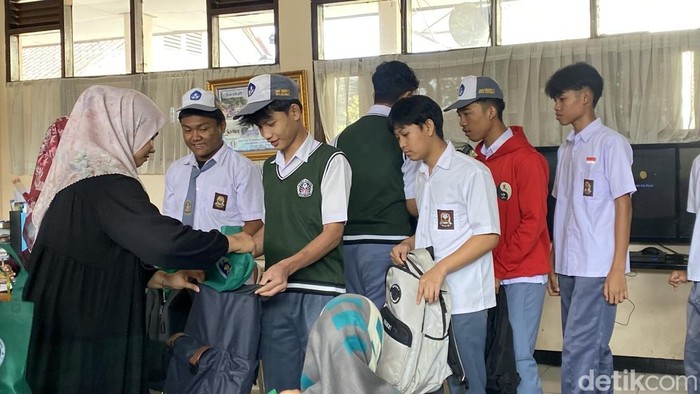Pembagian MBG saat bulan Ramadan di Kota Sukabumi