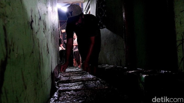 Pembuat cincau di Malang Pembuat cincau di Malang