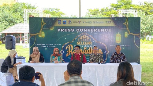 Pemrov NTB buka event Pesona Khazanah Ramadan tahun 2025 di lapangan Islamic Center Mataram, Kamis (6/3/2025). (Ahmad Viqi/detikBali)
