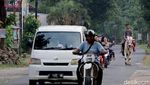 Pemuda Ponorogo Ngabuburit dengan Menunggang Sapi