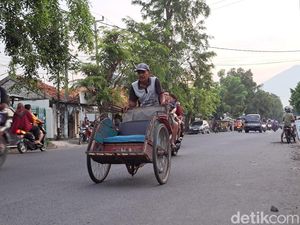 557 Tukang Becak di Cirebon Terima Kompensasi Saat Dilarang Narik