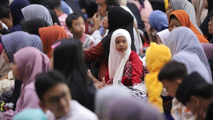 Penerima zakat dan sedekah di Kota Batu