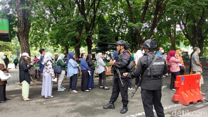 Penukaran uang baru Bank Indonesia di Sidoarjo