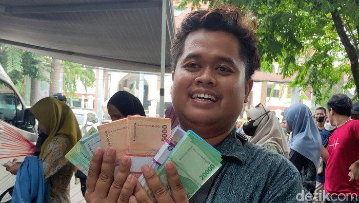 Penukaran uang baru Bank Indonesia di Sidoarjo