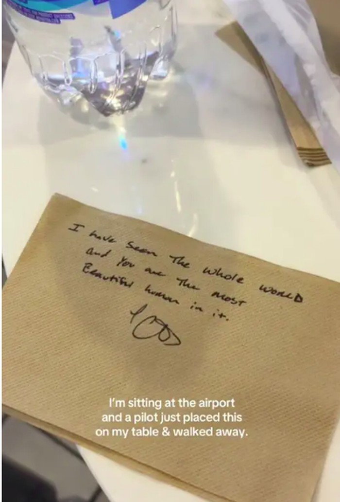 Penumpang pesawat dapat surat cinta dari pilot