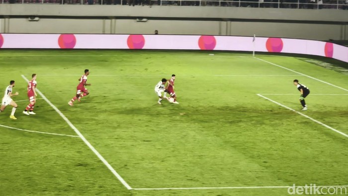 Pertandingan Persis Solo melawan Bali United pada pekan ke-26 Liga 1 2024/2025, di Stadion Manahan Solo, Kamis (6/3/2025).