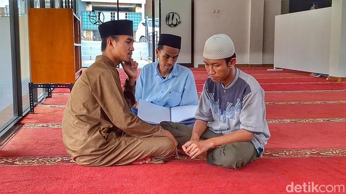 Pesantren Tahfidz Disabilitas Netra Saman Darushudur.