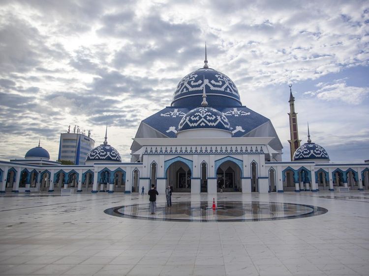 Potret Kemegahan Masjid Agung Raja Hamidah Batam