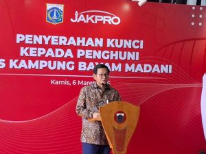 Pramono Bahas Legacy Anies Saat Serahkan Kunci Kampung Susun Bayam ke Warga