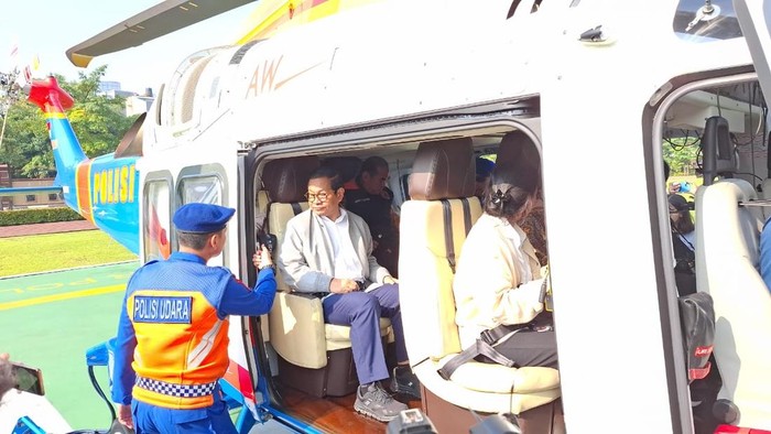 Pramono dan Kakorpolairud Pantau Banjir Jakarta