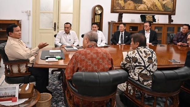 Presiden Prabowo Subianto menerima delapan pengusaha ternama Indonesia di Istana Kepresidenan, Jakarta