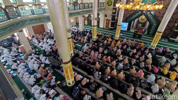 Ratusan pelajar mengikuti Ramadan Camp di Masjid Agung Ciamis.