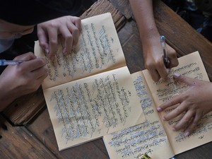 Apa Itu Kitab Kuning? Mengenal Kitab yang Dipelajari di Pesantren