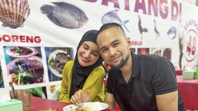 Momen Shireen Sungkar Makan di Warung Tenda hingga Masak di Rumah