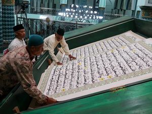 Tadarus Al-quran Raksasa di Banyuwangi