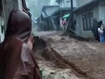 Banjir Bandang Terjang Permukiman di Sirukem Banjarnegara