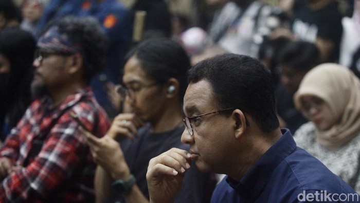 Tom Lembong didakwa merugikan keuangan negara Rp 578 miliar di kasus dugaan korupsi impor gula. Dakwaan dibacakan dalam sidang di Pengadilan Tipikor Jakarta.