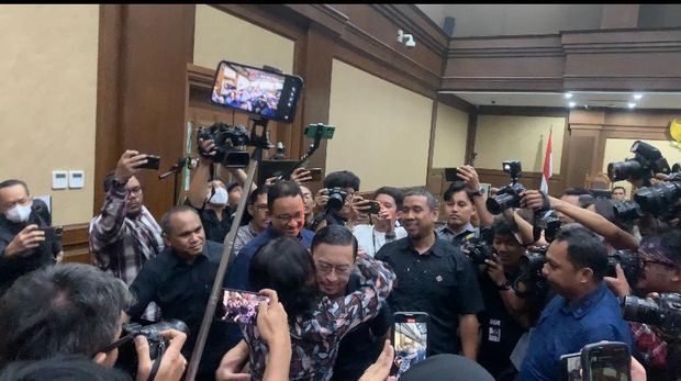 Tom Lembong jalani sidang perdana kasus korupsi impor gula (Mulia/detikcom)