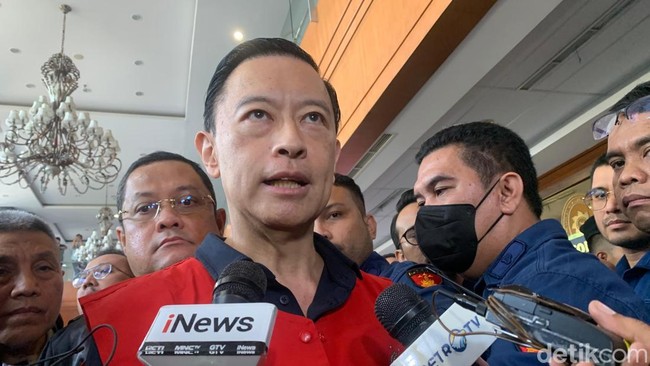 Momen Anies Bela Tom Lembong: Jenguk di Tahanan, Hadiri Sidang Perdana