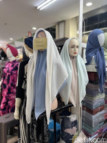 Tren koleksi hijab untuk Lebaran di Thamrin City