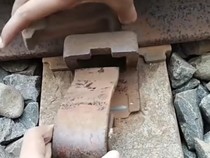 Penjelasan KAI Daop 8 Soal Viral Besi Rel Kereta Api di Ketintang Terlepas