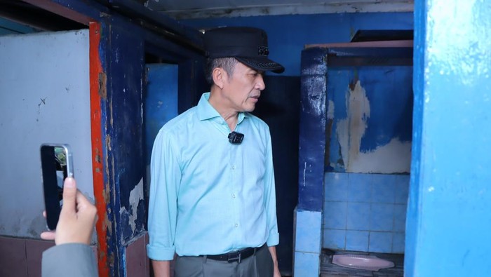 Wali Kota Palembang Ratu Dewa tinjau sekolah di Kecamatan Gandus Palembang