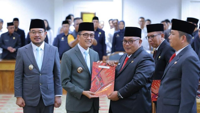 Wali Kota Palembang Ratu Dewa usai melantik tiga pejabat eselon II.