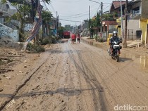 Video: Jalanan-Mobil Dipenuhi Lumpur Usai Banjir Besar di Pondok Gede Permai Bekasi