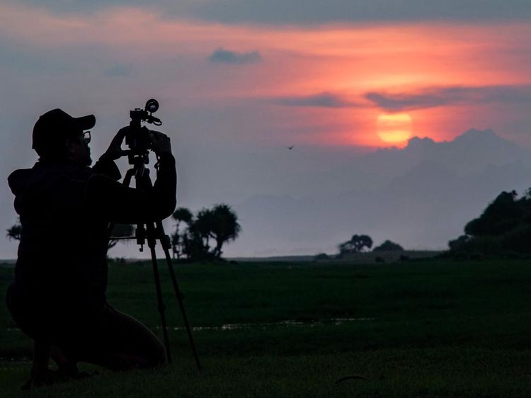 Memburu Matahari Terbenam di Padang Sabana Pandanwangi