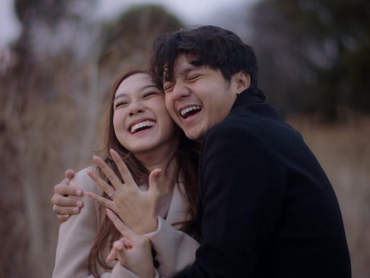 She Said Yes! Lamaran Arbani Yasiz Diterima Raissa Ramadhani