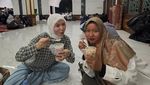 Potret Ayana Moon Jalani Ramadan di Jakarta, Jajan Cilok sampai Es Teler Durian