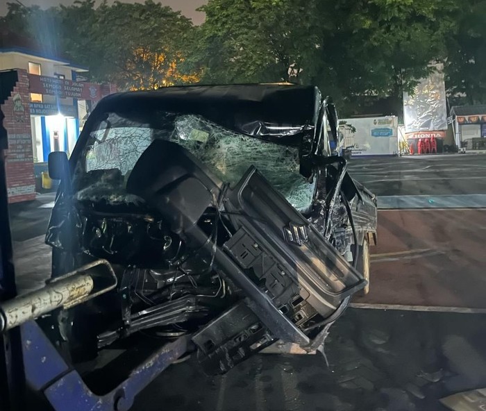 bangkai pikap dan korban hingga pelaku tabrak lari beruntun di sidoarjo