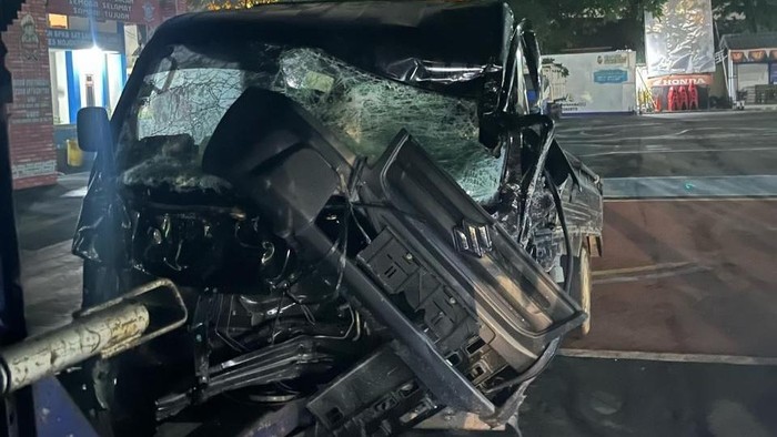 bangkai pikap dan korban hingga pelaku tabrak lari beruntun di sidoarjo