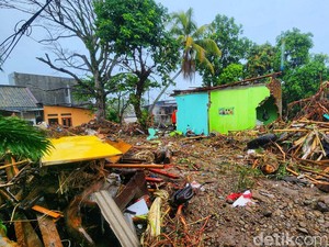 Jabar Hari Ini: Pilu Ibu dan Anak Tewas Diterjang Banjir