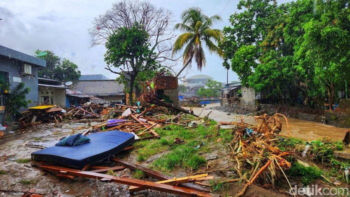 Banjir di Palabuhanratu, Sukabumi.