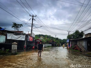 Banjir-Longsor Terjang Sukabumi, 7 Orang Hilang dan 1 Meninggal