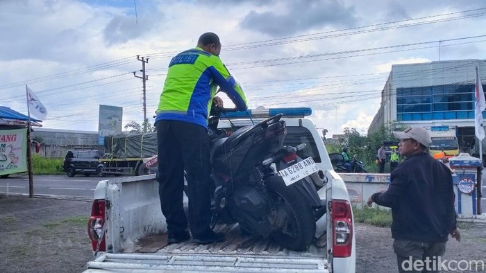 Barang bukti kendaraan yang kecelakaan di jalan lingkar selatan Klaten diamankan polisi, Jumat (7/3/2025).