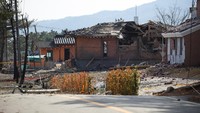 Sejumlah bom yang secara tidak sengaja dijatuhkan oleh jet tempur Korea Selatan (Korsel) di area sipil, ketika melakukan latihan militer pada Kamis (6/3), memicu kerusakan pada rumah-rumah warga dan sebuah gedung gereja setempat. 