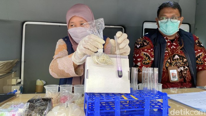 BPOM Banyumas menemukan terinasi mengandung formalin di Pasar Induk Banjarnegara, Jumat (7/3/2025).