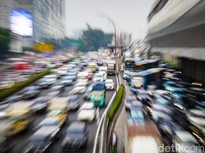 Video: Rutinitas Monster Day Para Pejuang Rupiah dari Daerah Penyangga