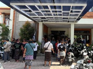 Niluh Djelantik Dikawal Forum Driver Pariwisata di Kantor DPD RI Bali