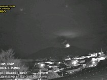 Gunung Marapi di Sumbar Erupsi Jelang Sahur, Kolom Abu Setinggi 1.200 Meter