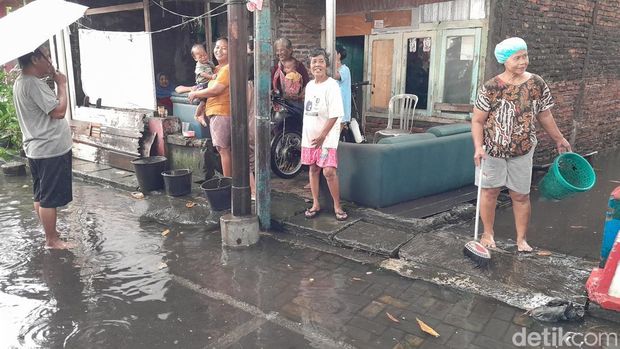 Genangan air di Jalan Abimanyu, Kelurahan Plombokan, Kecamatan Semarang Utara, Jumat (7/3/2025).