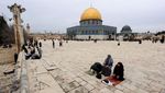 Suasana Salat Jumat Pertama Ramadan di Kompleks Al-Aqsa