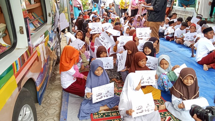 Kegiatan ngabuburit CT ARSA (Maulani/detikcom)