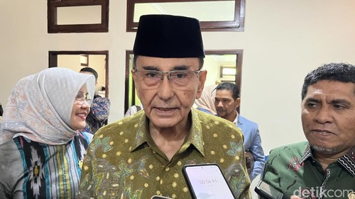 Ketua BK DPD RI Ismeth Abdullah di kantor perwakilan DPD RI Bali, Jumat (7/3/2025).