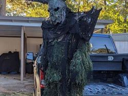 Kreasi Seni Menyeramkan Tapi Keren, Bikinan Tangan Mereka Sendiri