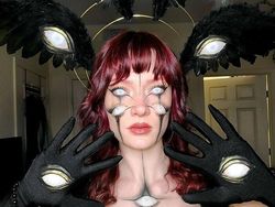 Kreasi Seni Menyeramkan Tapi Keren, Bikinan Tangan Mereka Sendiri